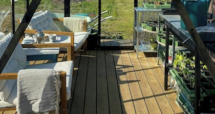 Romantic country cabin with fjord views on Åmøy