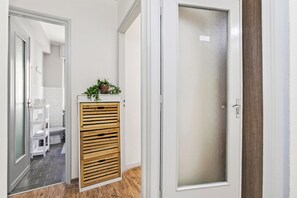 Bathroom - Francis Home (Roure)