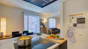 Standard-Apartment, 1 Schlafzimmer, Balkon (Modern Apartment Near Lake Lugano) | Speisen
