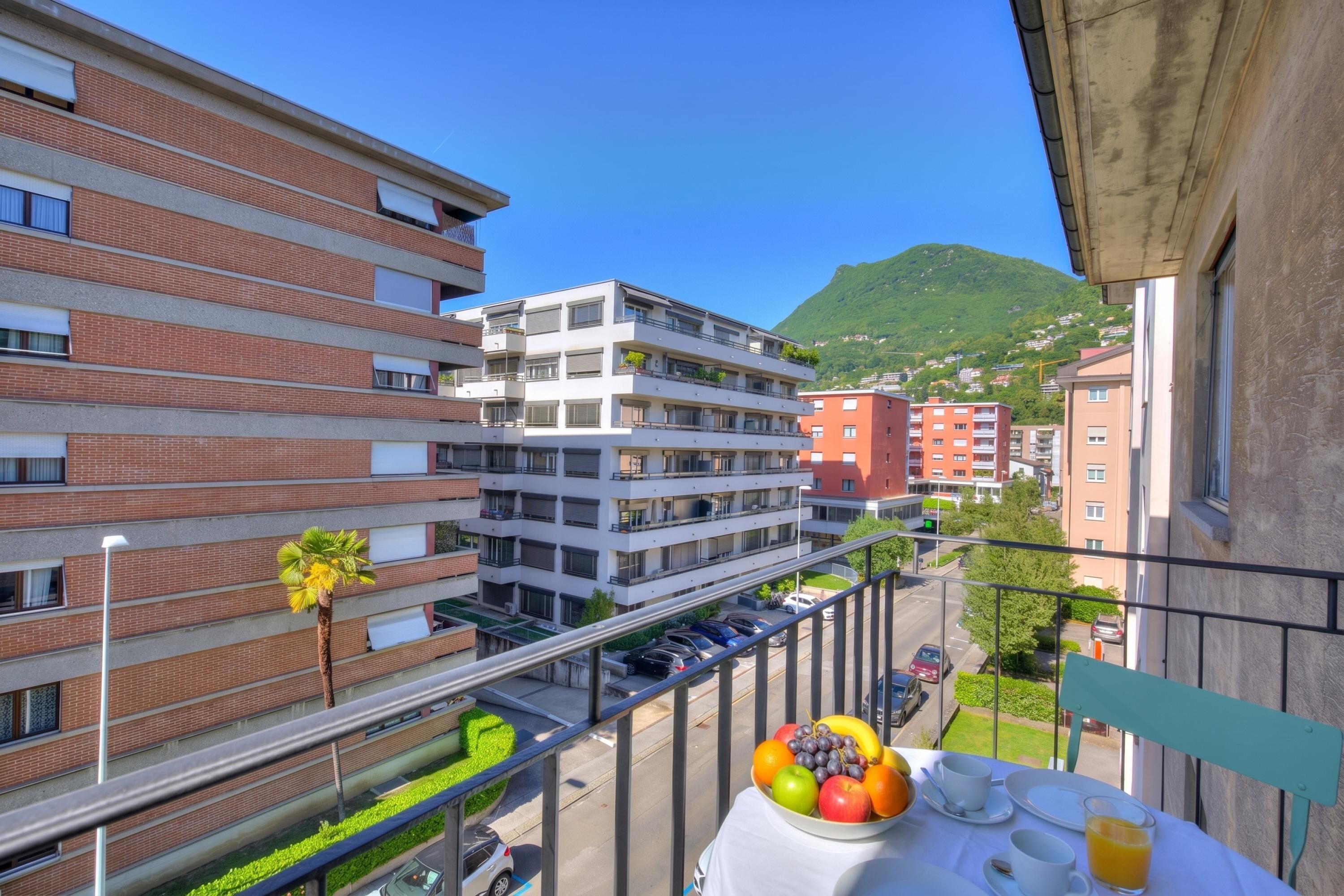 スタンダード アパートメント ベッドルーム (複数) (Modern Apartment Near Lake Lugano) | 屋外ダイニングエリア