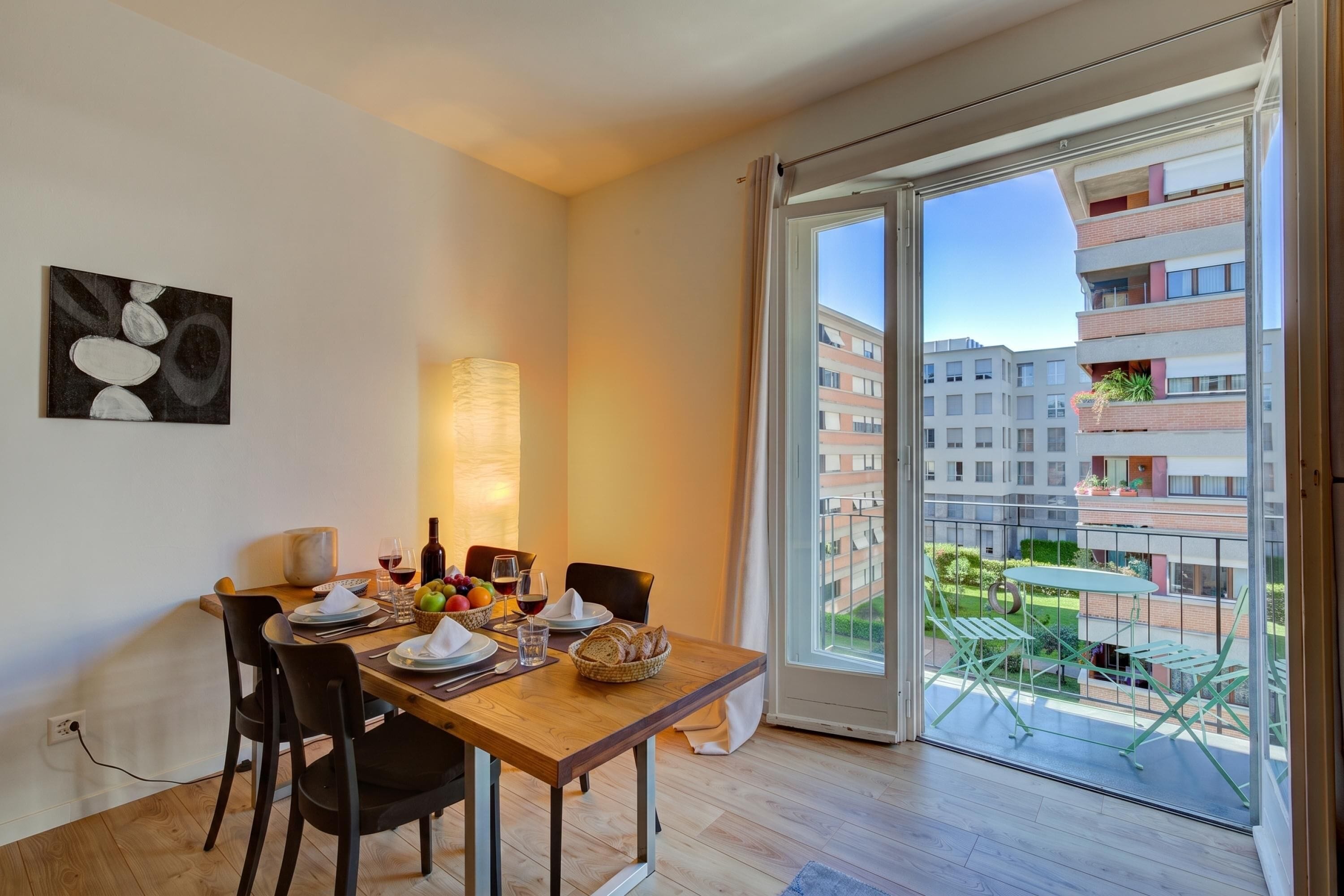 Standard-Apartment, 1 Schlafzimmer, Balkon (Modern Apartment Near Lake Lugano) | Speisen