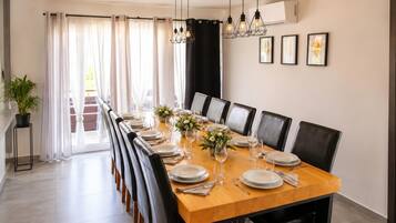 Family Villa, 5 Bedrooms, Fireplace (Pool Villa Anastazija in Nature) | Dining