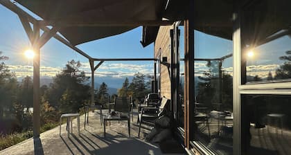 Cabin in peace and quiet in the mountains