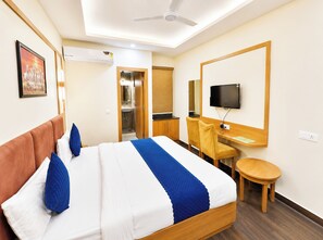低刺激性寝具、デスク、防音設備、WiFi (無料)