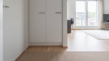 Apartament Comfort, 2 dormitoris, sauna | Escriptori, espai de treball apte per a portàtils i cortines opaques