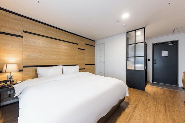 Wifi gratis y ropa de cama