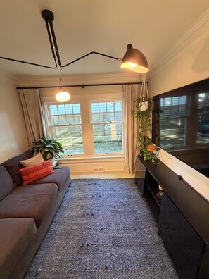Living area - Light Filled Seattle Home Near Alki and Downtown (Seattle)