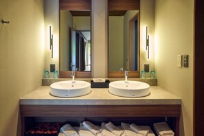 Luxe suite, privébadkamer | Badkamer