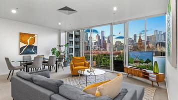 Appartement Confort, balcon, vue ville | Coin séjour