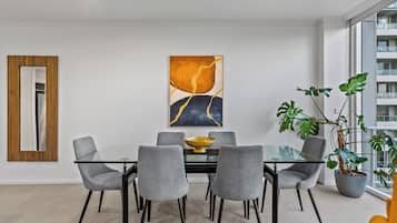 Comfort Apartment, Balcony, City View | Dining