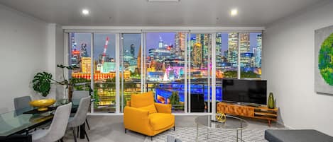 Comfort Apartment, Balcony, City View | Living area