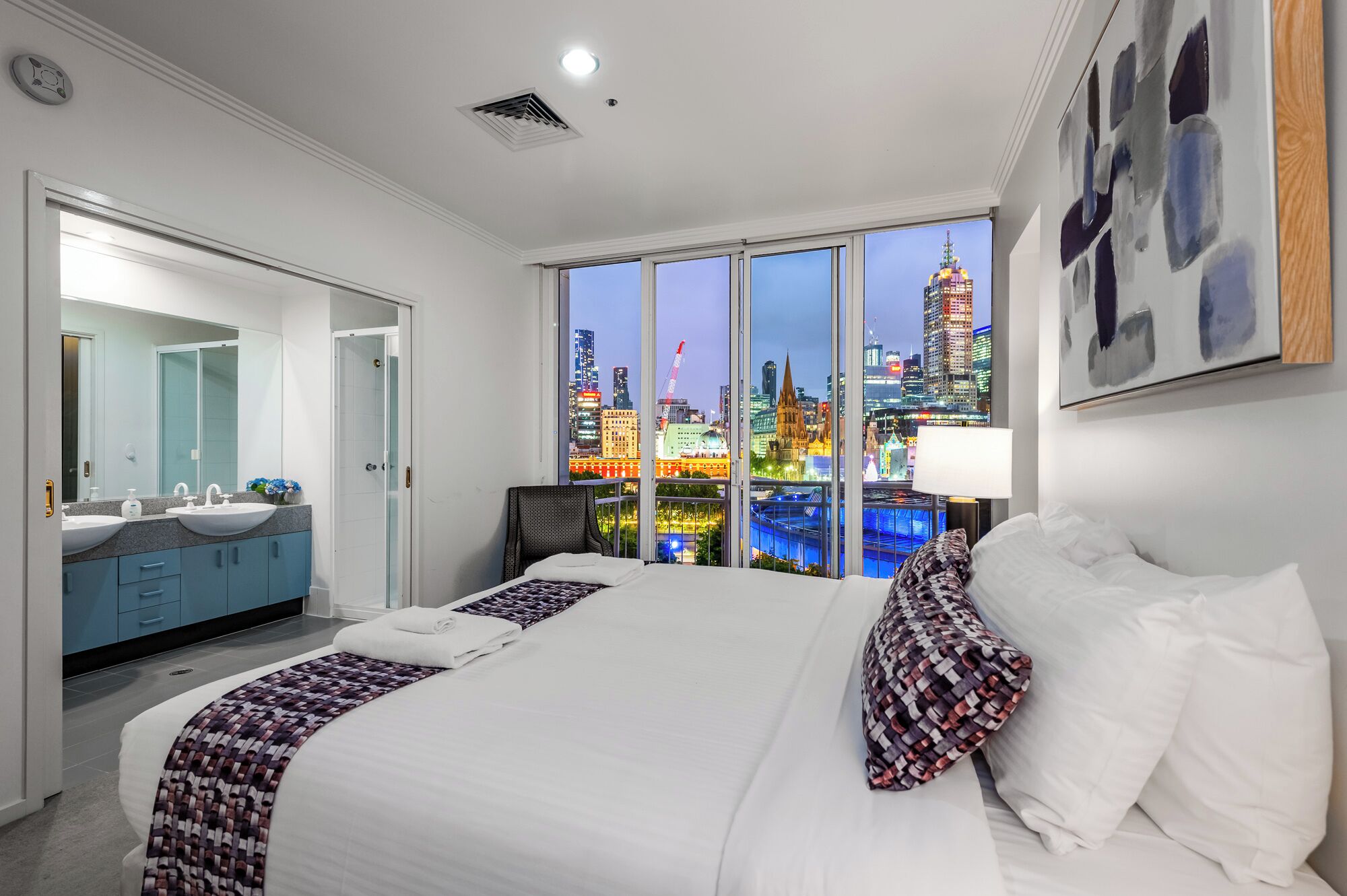 Comfort Apartment, Balcony, City View