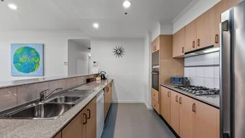 Appartement Confort, balcon, vue ville | Cuisine privée