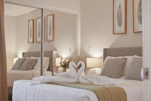 Iron/ironing board, free WiFi, bed sheets - The Olive Tree 2BR 2 BTH Condo Gated 7 Mins from LV Strip (Las Vegas)