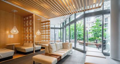 Yorkville Sky Luxury South View