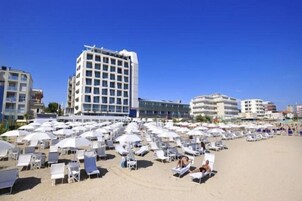 Playa privada cerca y toallas de playa