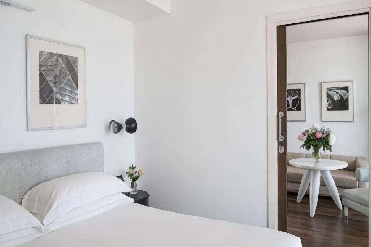 Cribs/infant beds