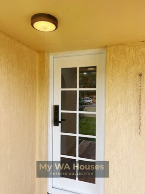 Exterior detail - Edgewater Whole Holiday Resort (Edgewater)
