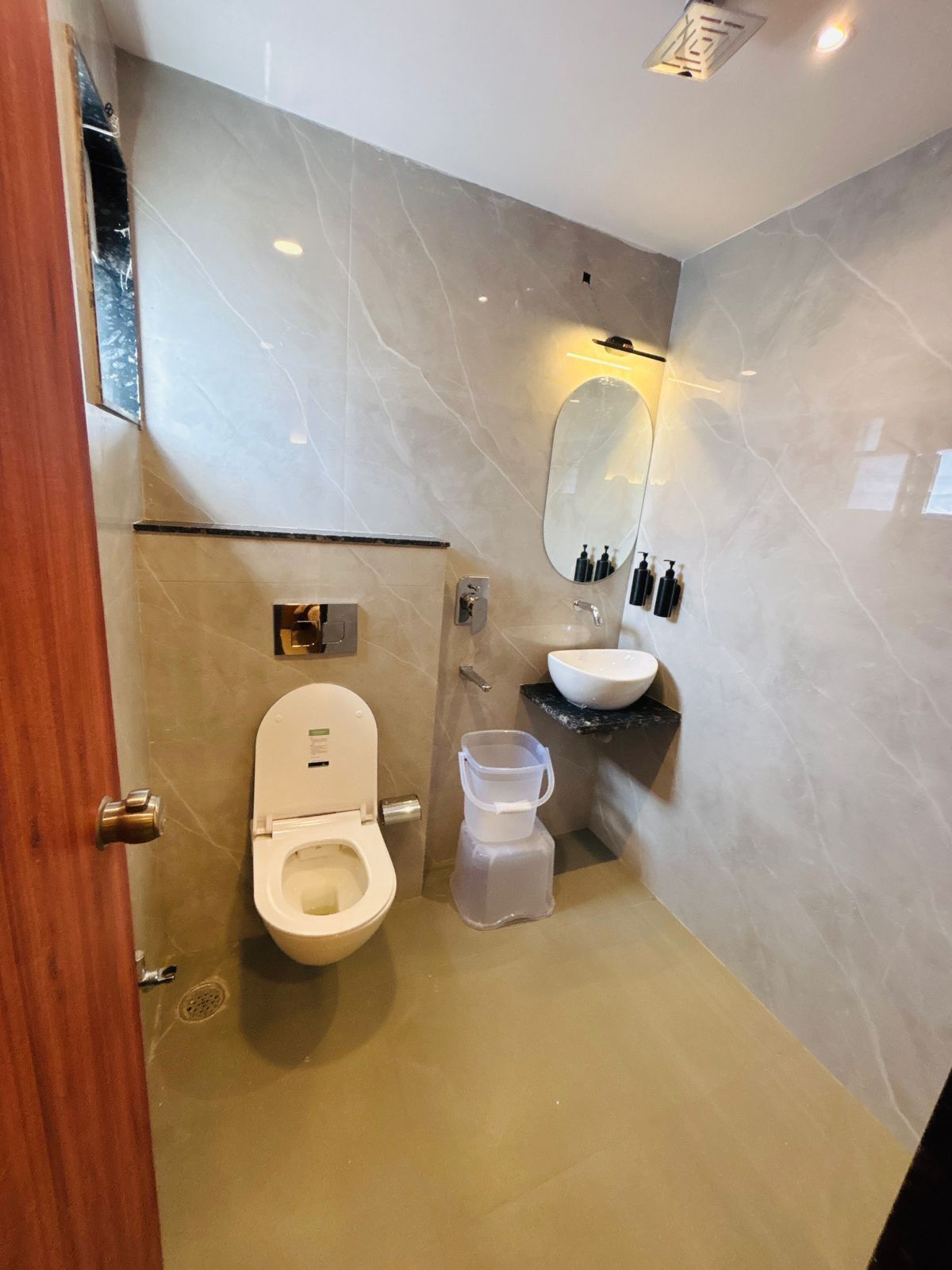 Classic-værelse | Badeværelse | Bruser, gratis toiletartikler, håndklæder, Toiletpapir
