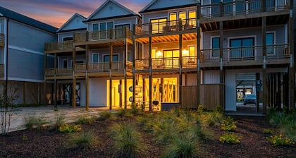 Modern Coastal Luxury - Steps to Beach and Surf