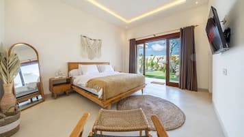 Egyptian cotton sheets, premium bedding, in-room safe