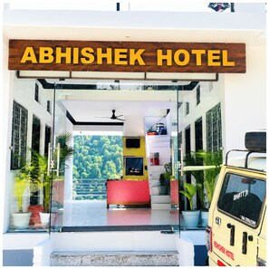 Exterior - Hotel Abhishek Sonprayag (Sonprayag)