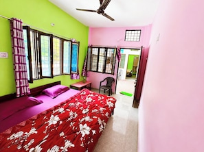 Hypo-allergenic bedding, desk, soundproofing, free WiFi - Hotel Abhishek Sonprayag (Ukhimath)