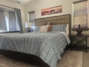 Iron/ironing board, WiFi, bed sheets - <<Cozy>> Beech Cabin Getaway in the Pines, Recently Remodeled! (Flagstaff)