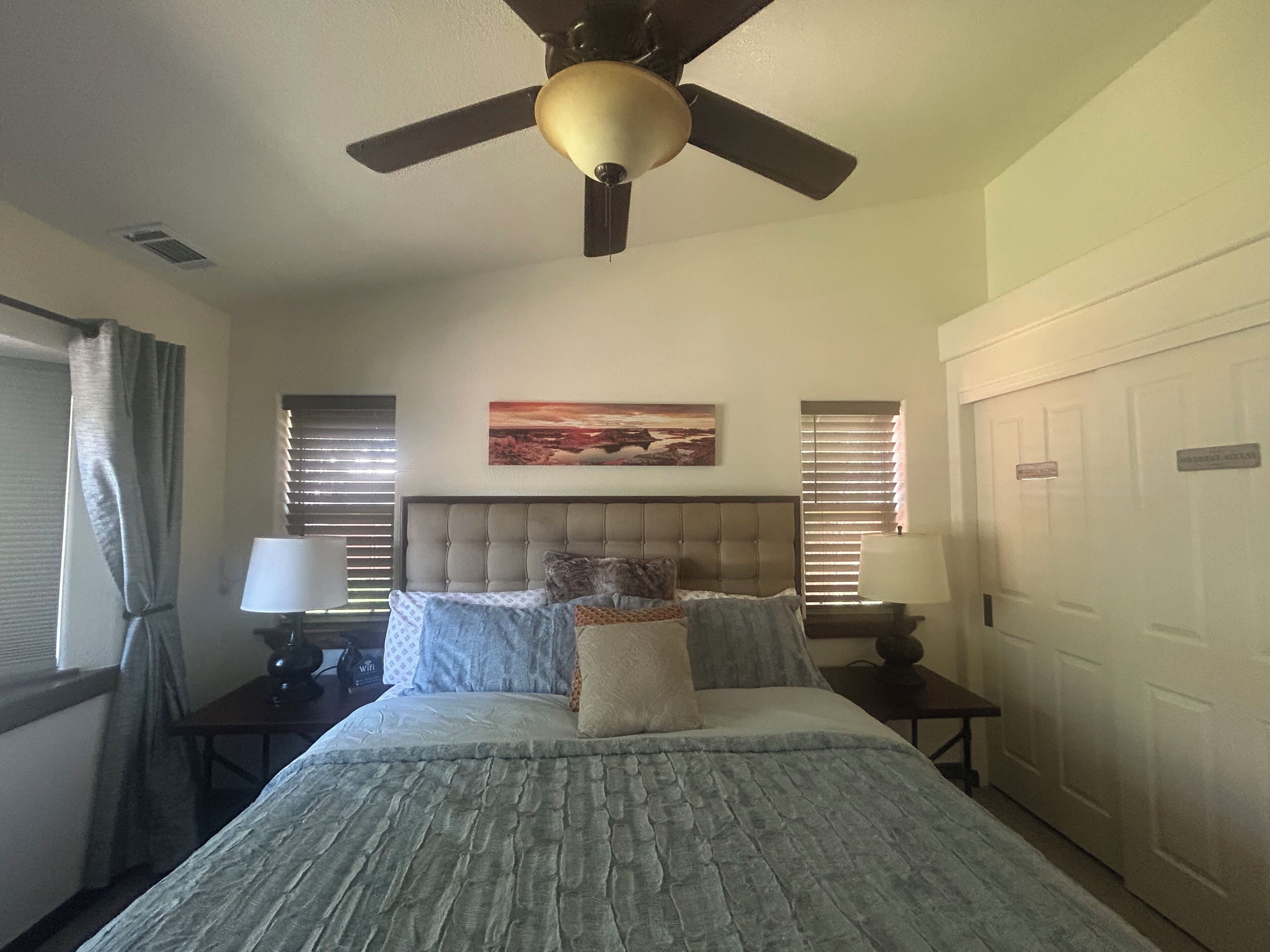 Fer et planche à repasser, Wi-Fi, draps fournis