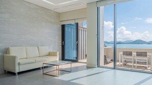 Basic Room, 1 Bedroom (P1 (Pool Villa, Jet Spa, Breakfast)) - Namhae Glad810 Spa Pool Villa (Namhae-gun)