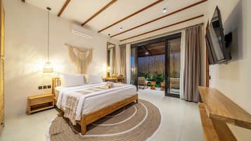 Premium villa, uitzicht op zwembad | Lakens van Egyptisch katoen, luxe beddengoed, een kluis op de kamer