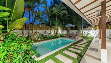 Vila Premium, pemandangan kolam renang | Kolam renang | Kolam renang outdoor