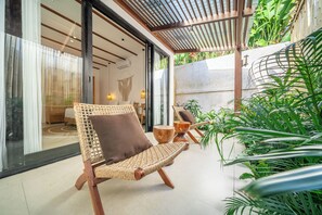 Villa – premium, bassengutsikt | Terrasse/patio