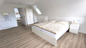 Unclassified image, 5 of 23, button - Apartment 'Heide' with Private Terrace and Wi-Fi (Walsrode)