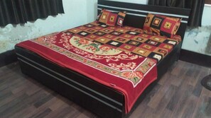 Room - Shri Bankey Bihari Yatri Niwas Homestay  (Vrindavan)