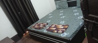 Shri Bankey Bihari Yatri Niwas Homestay 