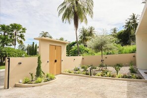 Property grounds - Villa UMA Hua Hin ChamAm (Cha-am)