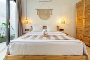 Villa de lujo, vistas a la piscina | Sábanas de algodón egipcio y ropa de cama de alta calidad