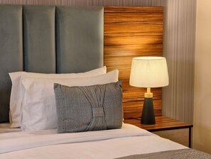 Phòng đôi Deluxe, quang cảnh thành phố | Bàn ủi/dụng cụ ủi quần áo, truy cập Internet không dây miễn phí 