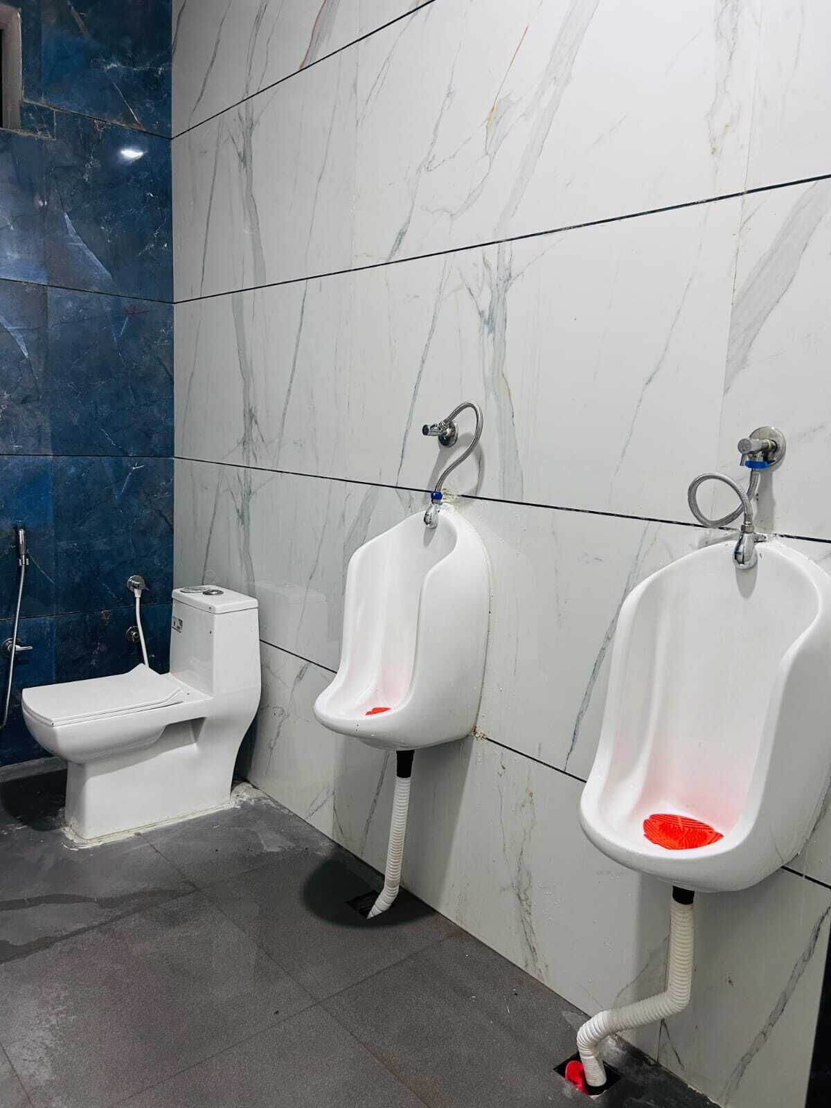 Shower, towels