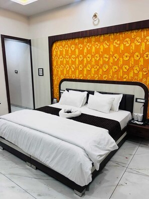 Deluxe Room - Shaahi Resort (Harda)