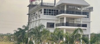 Shaahi Resort