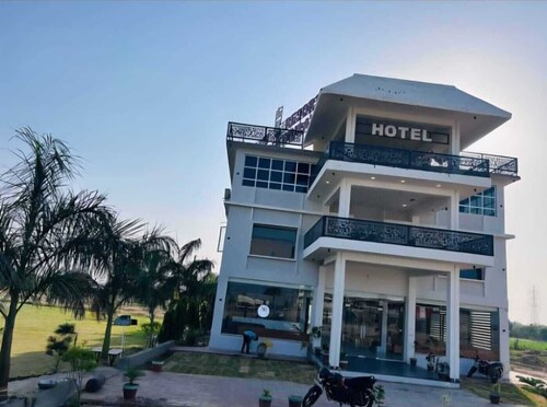 Shaahi Resort