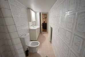 Apartemen Basic | Kamar mandi