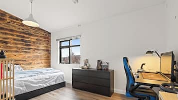 5 bedrooms, WiFi, bed sheets