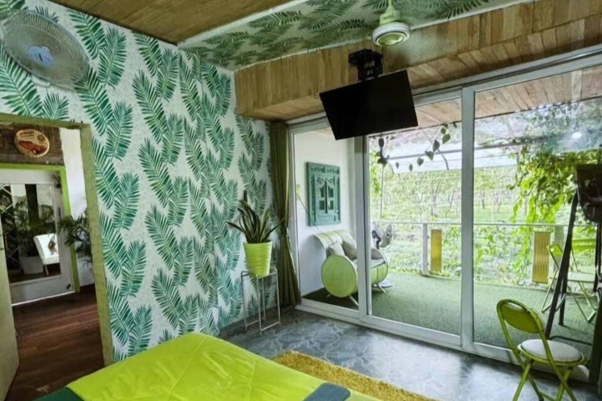 Habitación de lujo doble, balcón, vistas al jardín | Ropa de cama de alta calidad y edredones de plumas