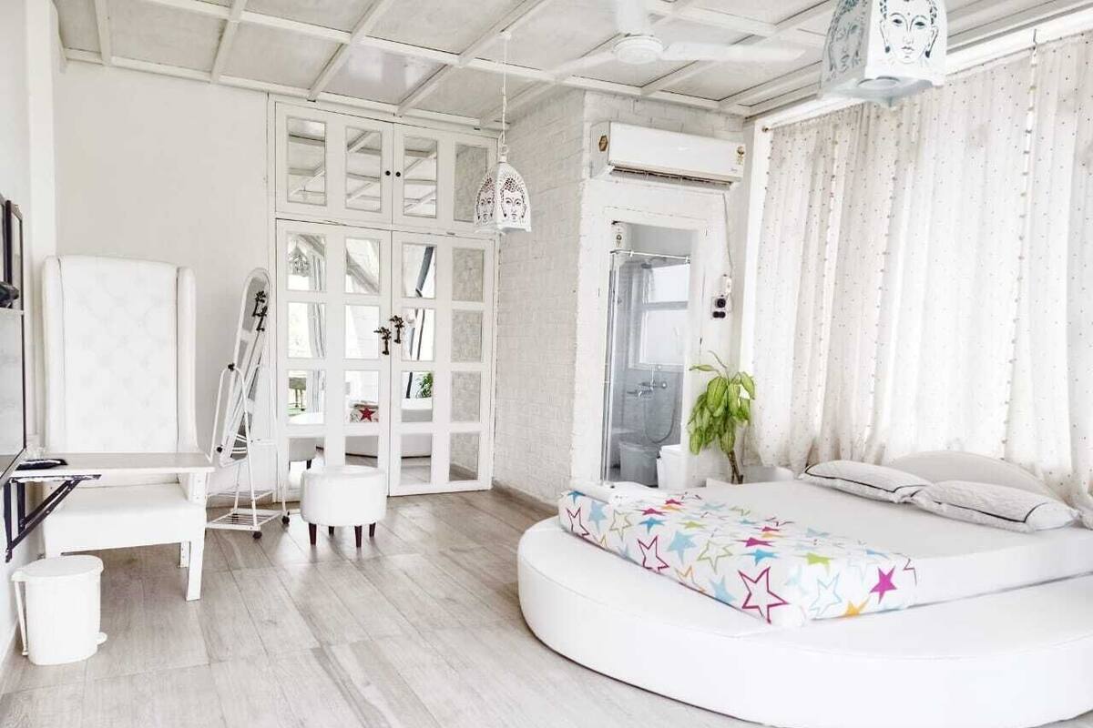 Habitación de lujo doble, vistas al jardín | Ropa de cama de alta calidad y edredones de plumas