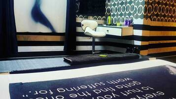 Business Double Room | Desk, laptop workspace, blackout curtains, iron/ironing board