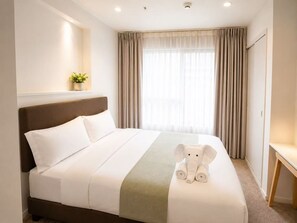 Room - Swimming pool Resort family retreat in CBD (CBD)