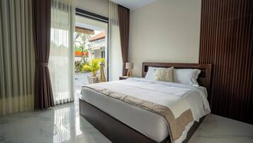 Deluxe Villa, 3 Bedrooms, Pool View | Iron/ironing board, free WiFi